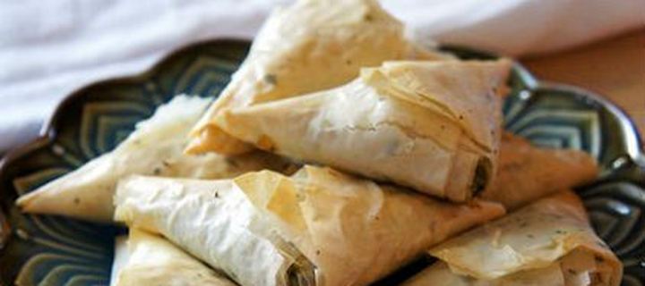 Τυροπιτάκια με σπανάκι και μανιτάρια