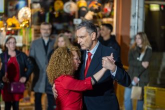 Πάτρα: "Χόρεψαν τον έρωτα" με τη φλόγα του τανγκό