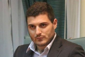 Μειώσεις μισθών 25% έχει ψηφίσει ήδη η κυβέρνηση