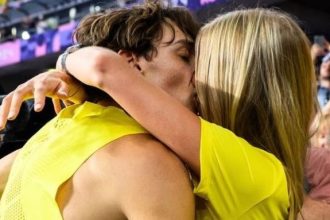 Ντουπλάντις: Στην Ελλάδα σήμερα για διακοπές με τη σύντροφό του