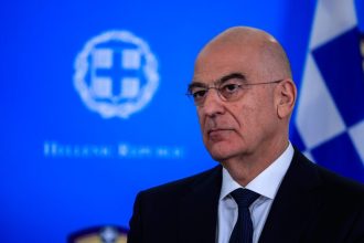 Ο Νίκος Δένδιας μεταβαίνει την Τρίτη στο Κατάρ
