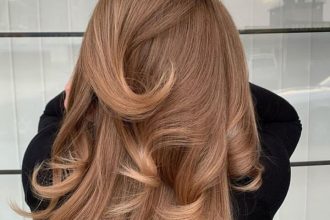 Σκέφτεσαι να χρησιμοποιήσεις ξηρό σαμπουάν; Μάθε τα do’s & τα don'ts εδώ!