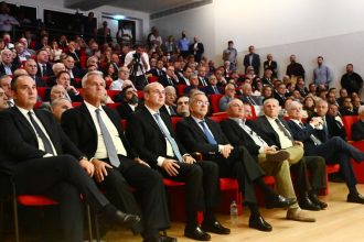 Νέα κοινή εμφάνιση Καραμανλή και Σαμαρά σε παρουσίαση βιβλίου