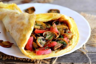 Ομελέτα με μανιτάρια και ντομάτα