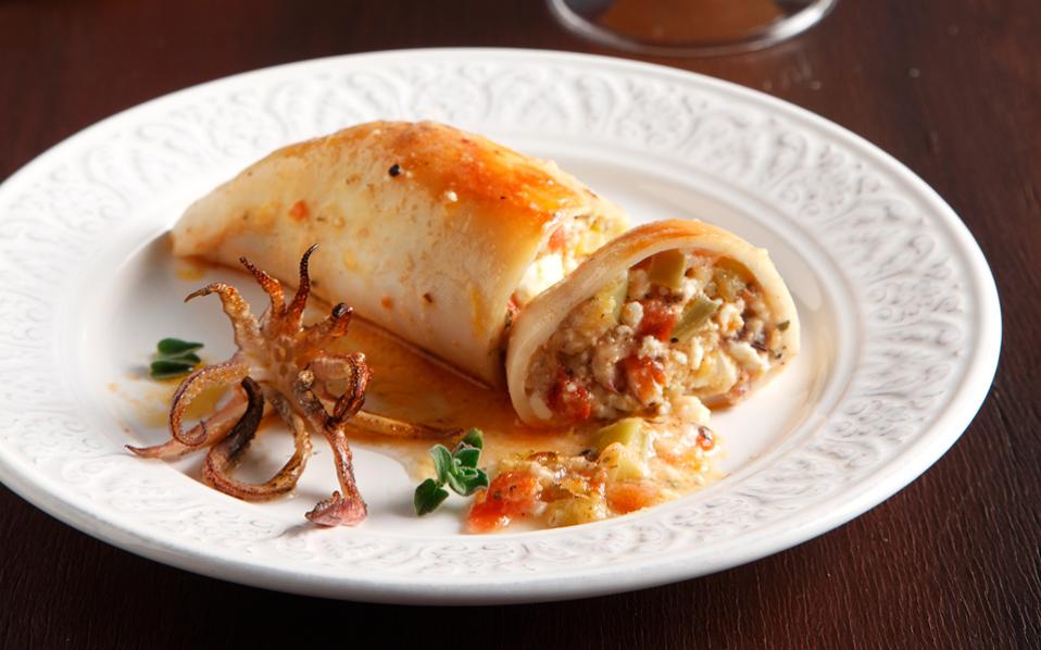 Καλαμάρια γεμιστά με φέτα