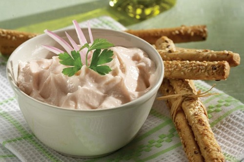 Ταραμοσαλάτα με λευκό ταραμά