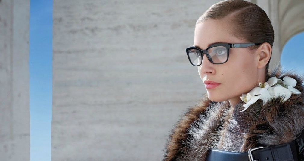 Μακιγιάζ κάτω από τα γυαλιά