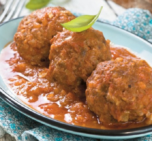 Πηλιορείτικοι κεφτέδες με σάλτσα ντομάτας