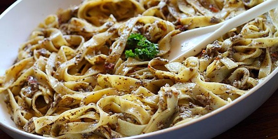 15 χορταστικές και γρήγορες προτάσεις για βραδινό