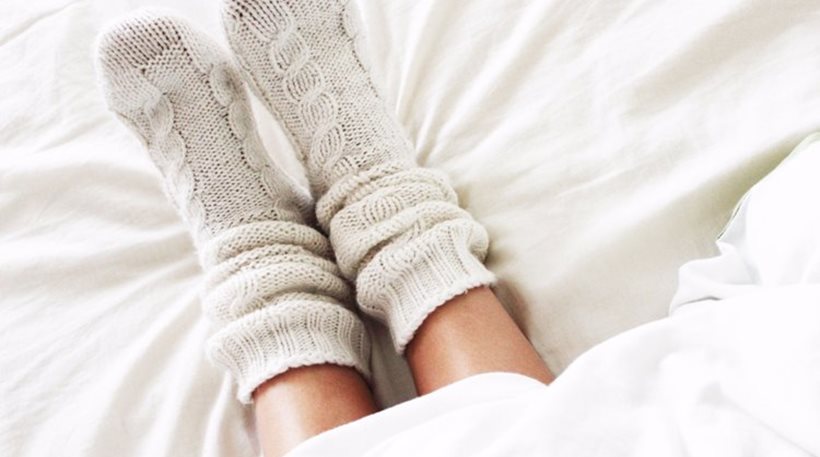 Οι επιστήμονες αποφάνθηκαν: Φορώντας κάλτσες στο κρεβάτι έχεις καλύτερη σεξουαλική ζωή