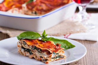 Νηστίσιμα λαζάνια με σπανάκι και τόφου