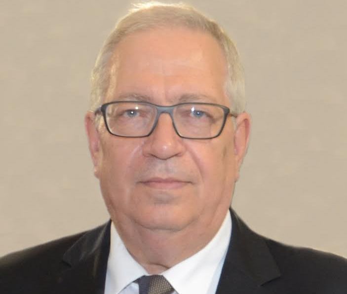 Γιατί η κηδεία του Κωστή Στεφανόπουλου έγινε στην Αθήνα και όχι στην Πάτρα;