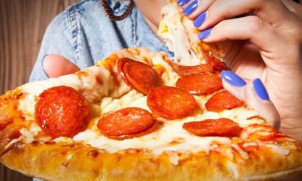 Αυτές είναι οι 18 πιο “εθιστικές” τροφές και οι 17 λιγότερο “εθιστικές”