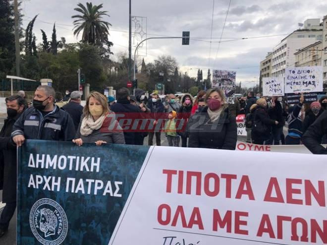 Εφθασε στο Σύνταγμα η αυτοκινητοπομπή από την Πάτρα ΔΕΙΤΕ ΠΟΛΛΕΣ ΦΩΤΟ ΚΑΙ ΒΙΝΤΕΟ