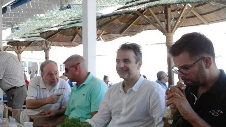 Στη Σίφνο με την οικογένεια ο Κ. Μητσοτάκης - ΔΕΙΤΕ ΦΩΤΟ