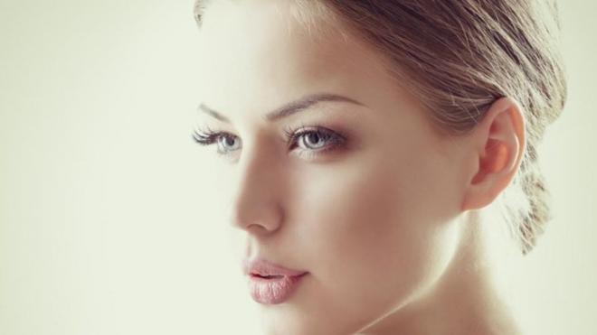 Τρία λάθη που αφυδατώνουν το πρόσωπό σου