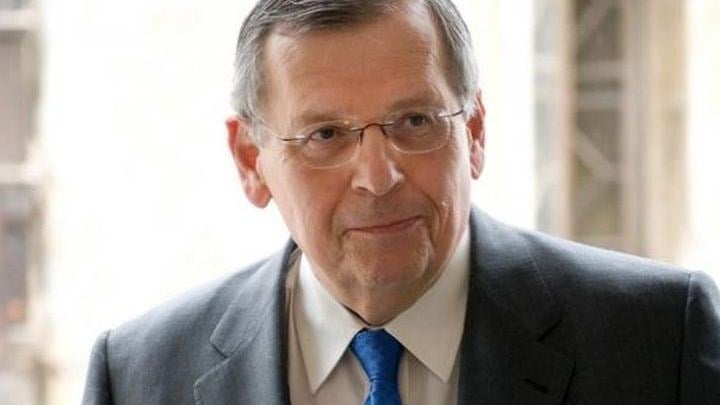 Όταν ο Στέφανος Μάνος περίμενε στην ουρά...για φάρμακα!