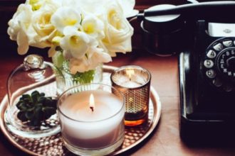 Αυτό είναι το κόλπο για να μην στάζουν τα κεριά σας