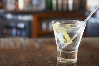 Βότκα: 8 χρήσεις της που σίγουρα δεν είχατε φανταστεί