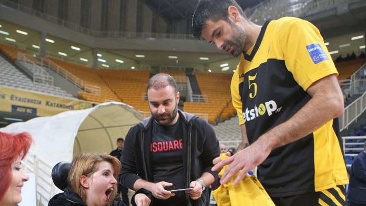 Το δώρο της ΑΕΚ στη Μυρτώ - ΦΩΤΟ