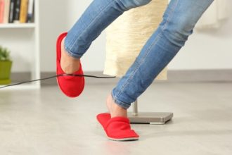 4 έξυπνοι τρόποι για να κρύψετε τα καλώδια των συσκευών σας