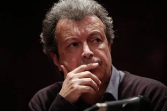 Το μαχαίρι στο κόκαλο