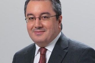 Το "καρφί" του Μόσιαλου για τον Κουμουτσάκο