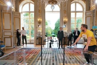 Μακρόν: Έχασε στοίχημα με δύο YouTubers - Η συναυλία Heavy Metal στο Ελιζέ - ΒΙΝΤΕΟ