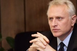 Το ΠΑΣΟΚ εάλω