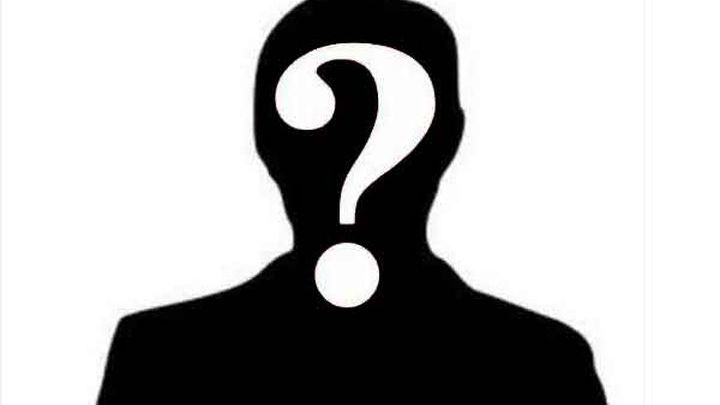 Έλληνας Υπουργός βάπτισε τον γιο του σε... νεκροταφείο - ΦΩΤΟ