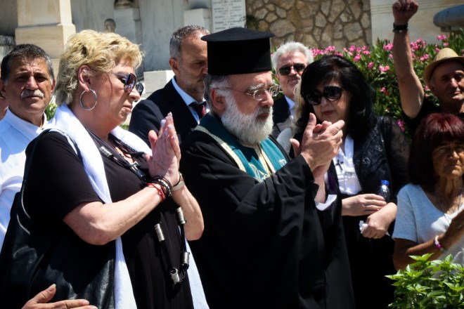 Ανδρέας Παπανδρέου: Τρισάγιο τέλεσε στον τάφο του η Δήμητρα Λιάνη