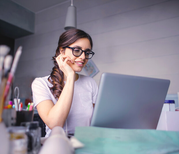 Να, γιατί πρέπει να φοράς αντηλιακό και μέσα στο σπίτι