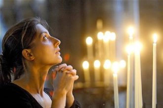 Ο τακτικός εκκλησιασμός μειώνει τον κίνδυνο αυτοκτονίας