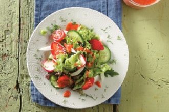 Σαλάτα με 10 λαχανικά και dressing φράουλας