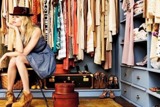 3 πράγματα που δεν πετάμε ποτέ από την ντουλάπα μας