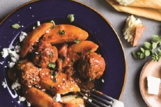 Κεφτεδάκια με πατάτες γιαχνί