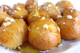 Αγιορείτικα μυστικά για τέλειους αφράτους λουκουμάδες!