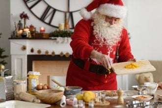 "Καλά Χριστούγεννα" από το Παραδοσιακό Μεζεδοπωλείο "Πλατεία"