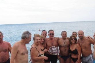 Πάτρα: Οι χειμερινοί κολυμβητές έκοψαν την πίτα τους! ΦΩΤΟ