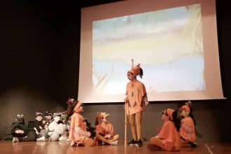 «ΚΡΟΚΟΔΕΙΛΟΠΤΗΝΟΦΙΛΙΕΣ» από το Θεατρικό Εργαστήρι Ανηλίκων της Πολυφωνικής