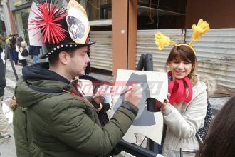 Κρυμμένος Θησαυρός: Με πινέλα και χρώματα οι Καρναβαλιστές στη Ρήγα Φεραίου - ΦΩΤΟ - ΒΙΝΤΕΟ