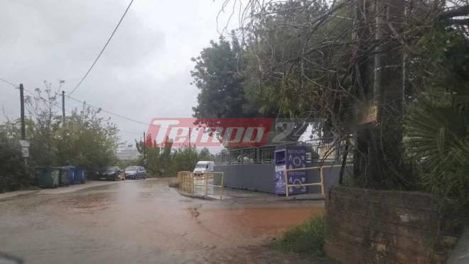 Πάτρα-Κακοκαιρία: Πλημμύρισε το Σαραβάλι από την έντονη βροχόπτωση-Οι δρόμοι έγιναν ποτάμια ΦΩΤΟ-ΒΙΝΤΕΟ