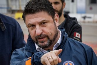 Η απάντηση Χαρδαλιά για τα κορονοπάρτι