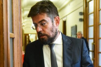 Θετικός στον κορονοϊό ο πρώην υπουργός Δικαιοσύνης Μιχάλης Καλογήρου