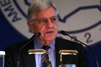 Ψάχνοντας τον παράδεισο, πέσαμε στο τέλμα