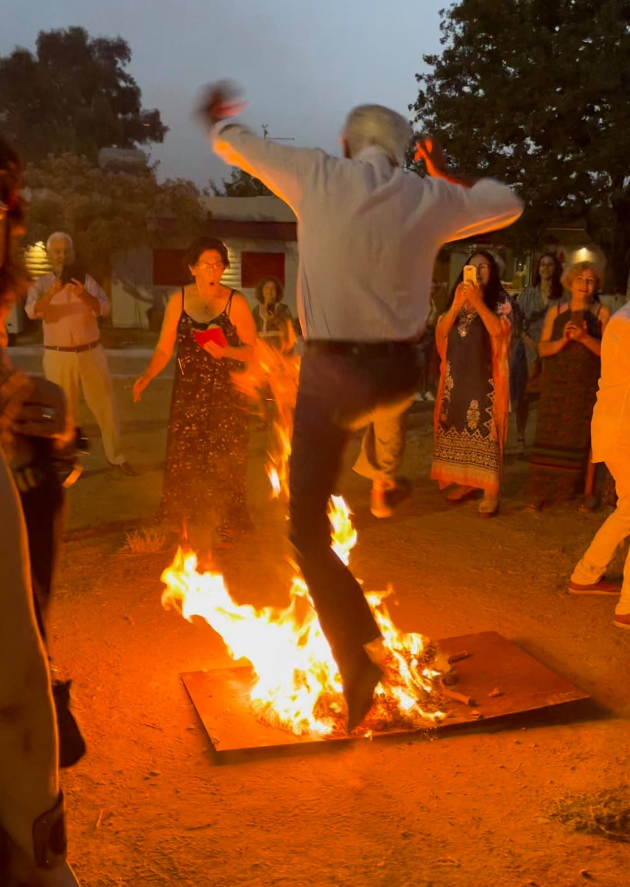 ΣΦήγΚΕΣ στην Πλαζ: Αναβίωση του εθίμου του «Αϊ Γιάννη του Λαμπαδάρη» ΦΩΤΟ