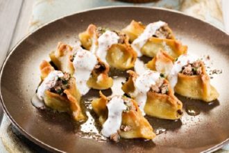 Μαντί, τα γεμιστά πολίτικα ζυμαρικά