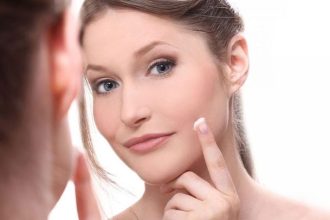 Γιατί πρέπει να εφαρμόζετε primer πριν το μακιγιάζ σας;