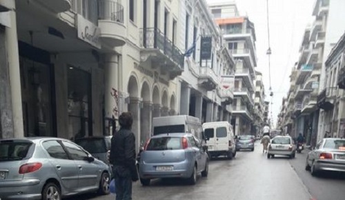 Πάτρα: Άλογο... κυκλοφορούσε στην Κορίνθου