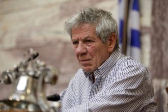 Έντονα βήματα παραγωγικής ανασυγκρότησης